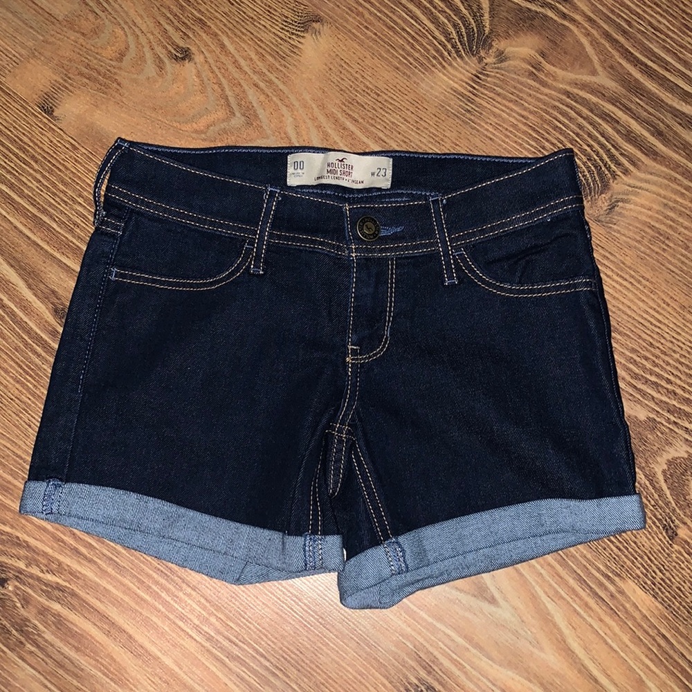 Hollister Midi Short 4” inseam